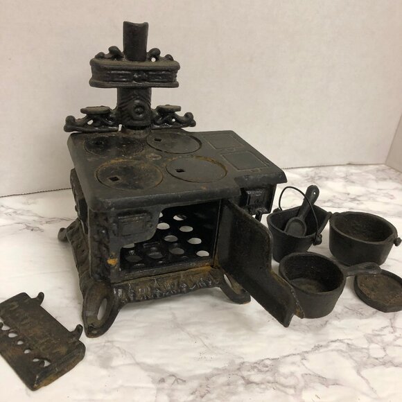 Vintage Antique Dollhouse Miniature Queen Cast Iron Stove with Accessories - Picture 2 of 9